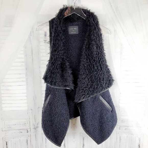 Love Tree Jackets & Blazers - CLOVE TREE Blk Teddy Faux Fur Vest Jacket